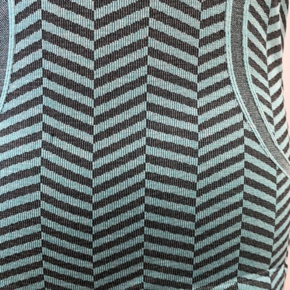 Lululemon Swiftly Racerback Tank Size 10 - Picture 4 of 4